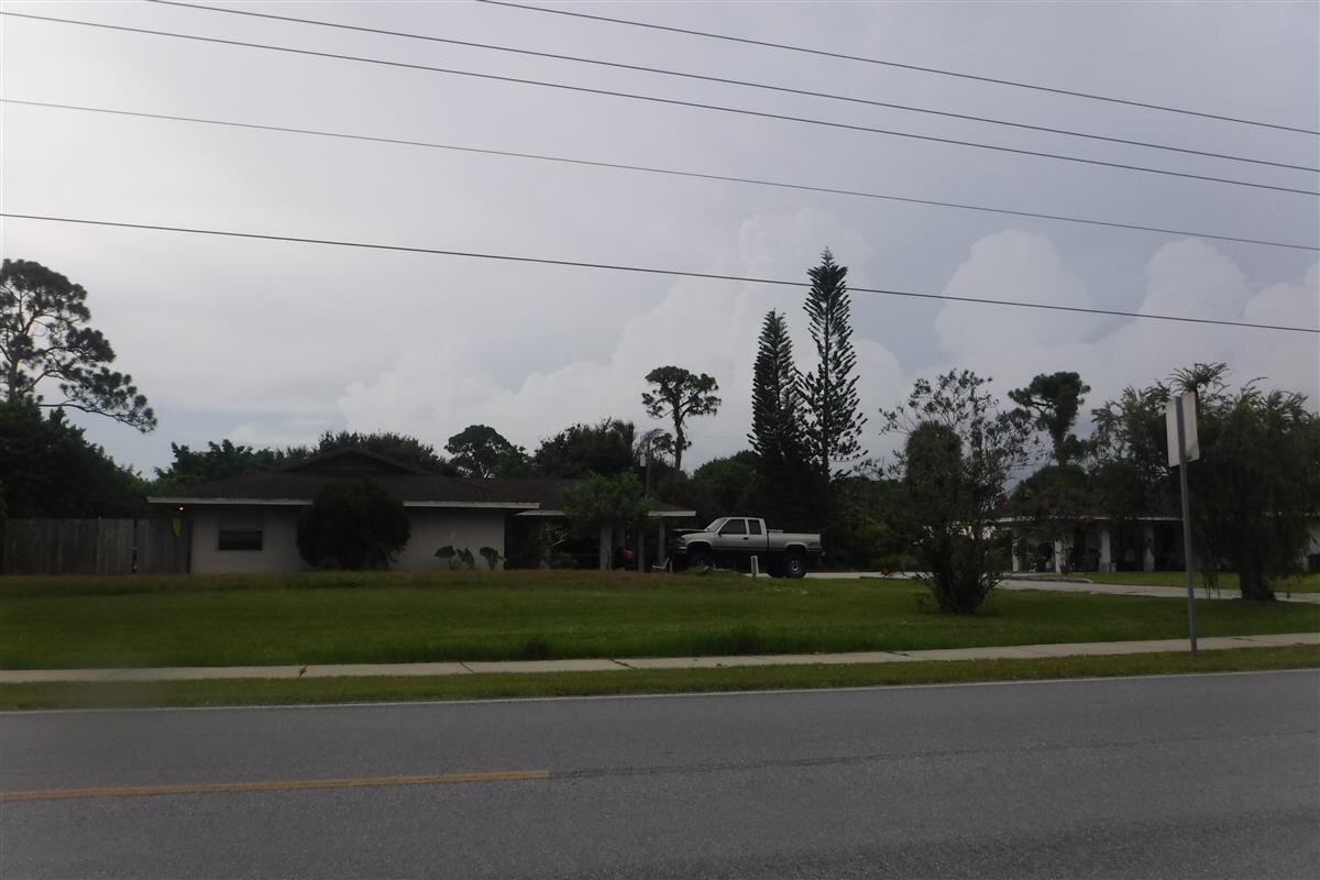 Four-unit covered-land-play multifamily property, Fort Pierce, Florida